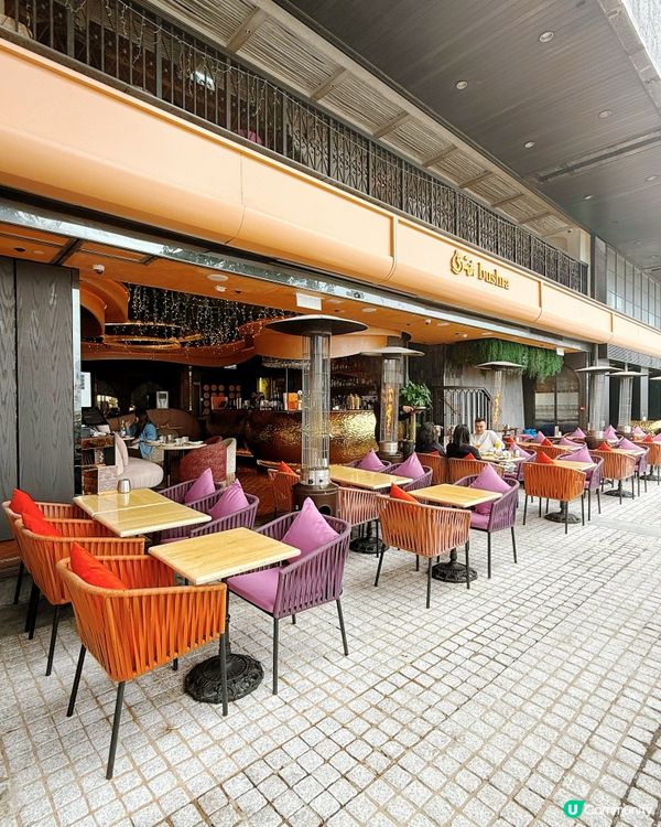 走進 Bushra,第一個感覺是節奏很舒服:燈光偏暖､香料味...