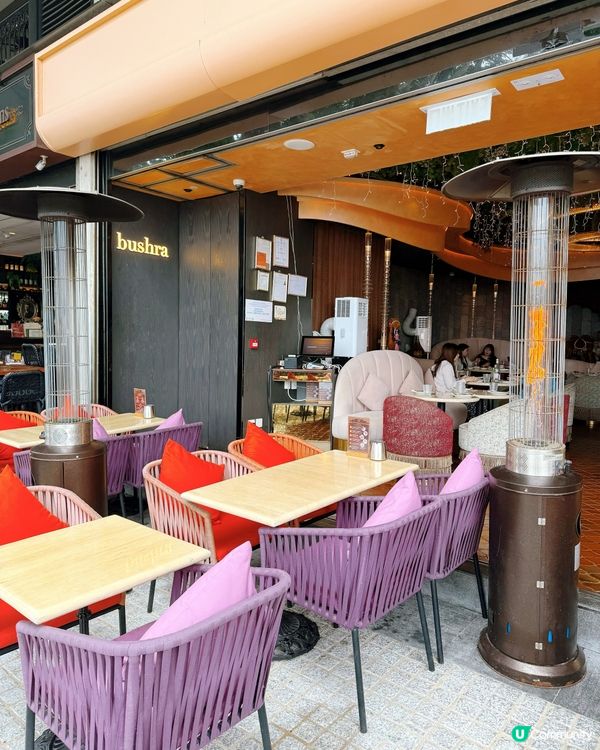 走進 Bushra,第一個感覺是節奏很舒服:燈光偏暖､香料味...