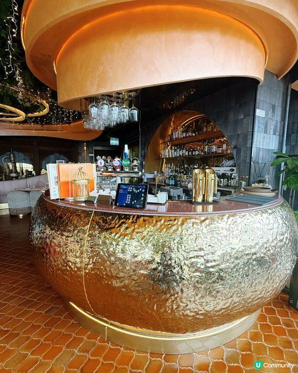 走進 Bushra,第一個感覺是節奏很舒服:燈光偏暖､香料味...