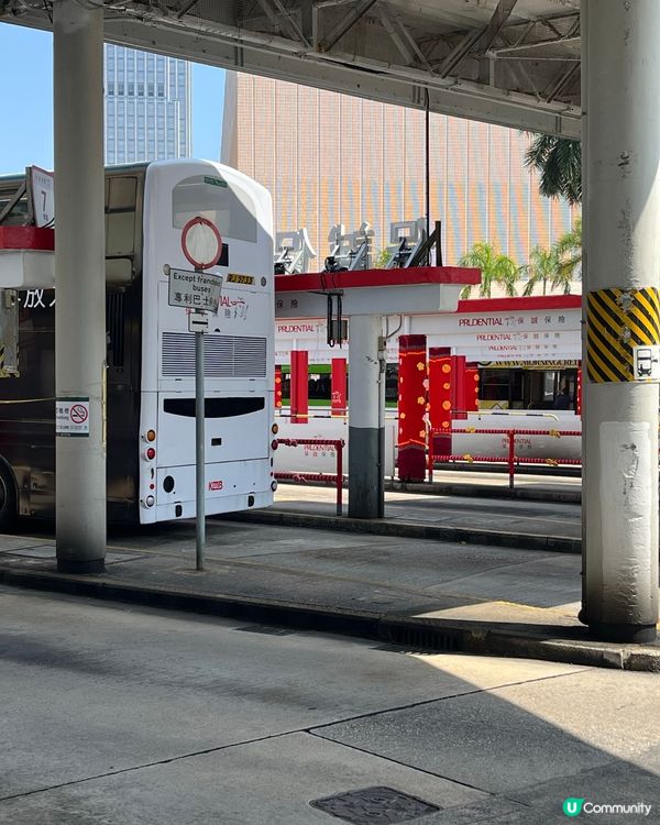 尖沙咀碼頭巴士站換新裝