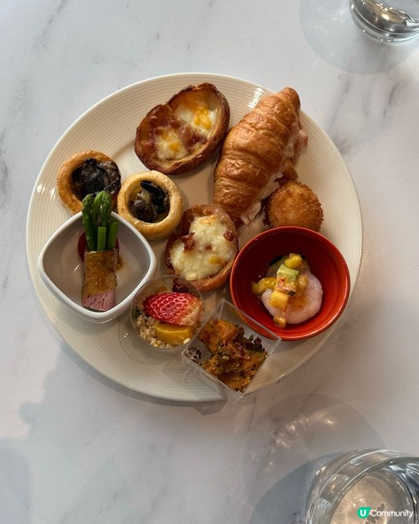 「甜品花園🌳 四小時吃到飽！🌸🌺」