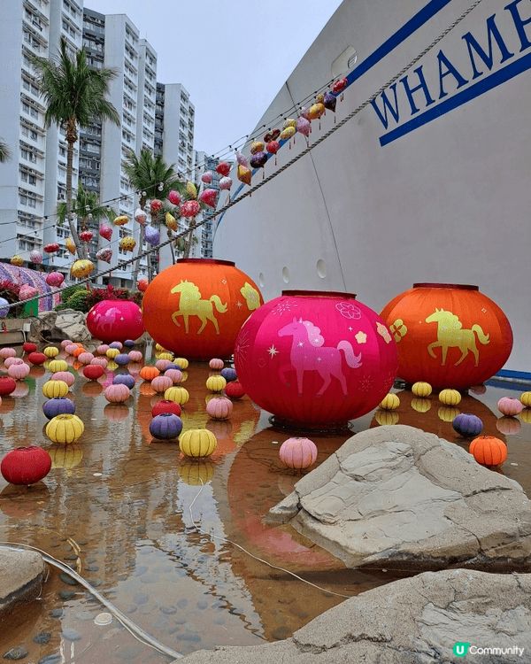 市區感受濃厚節日氣氛，喜慶氣息注滿黃埔號。浪漫拱門，看起來像...