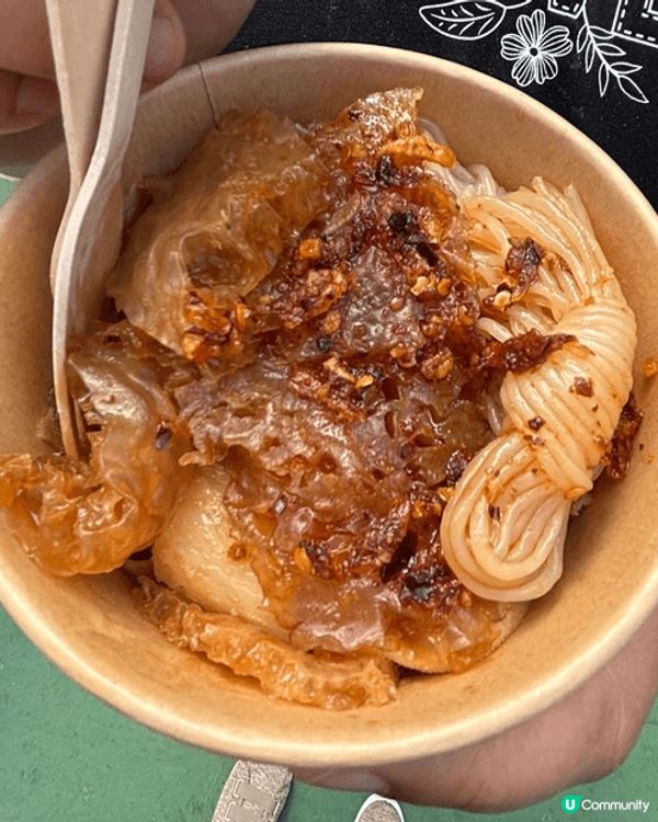 年廿九去銅鑼灣維園行年宵,真係充滿新年氣氛 🎉!今年攤位特別...