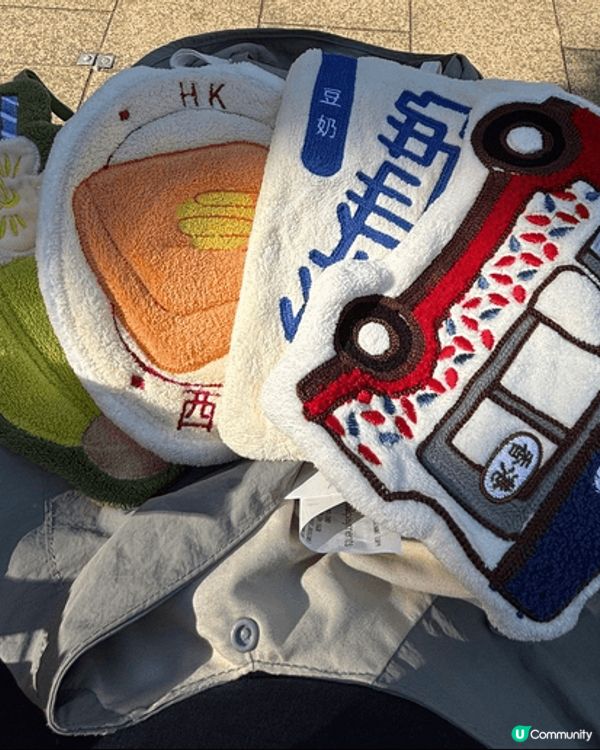 年廿九去銅鑼灣維園行年宵,真係充滿新年氣氛 🎉!今年攤位特別...