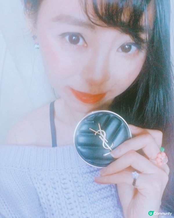 YSL「第三代黑皮革」輕透無重羽毛氣墊