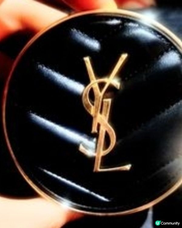 YSL「第三代黑皮革」輕透無重羽毛氣墊