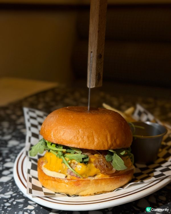 【中環｜復古裝修風格嘅美式小酒館】