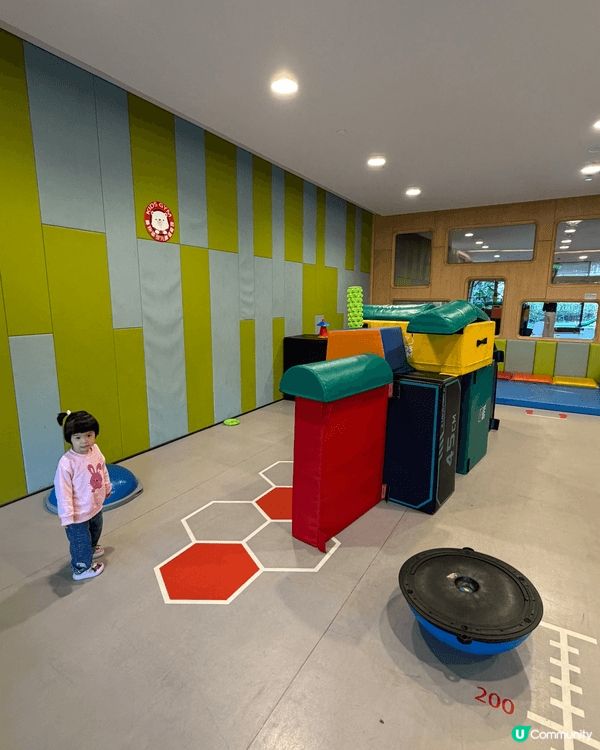 蛇口南海希爾頓是一間很適合親子旅遊的度假酒店，酒店範圍有室內...