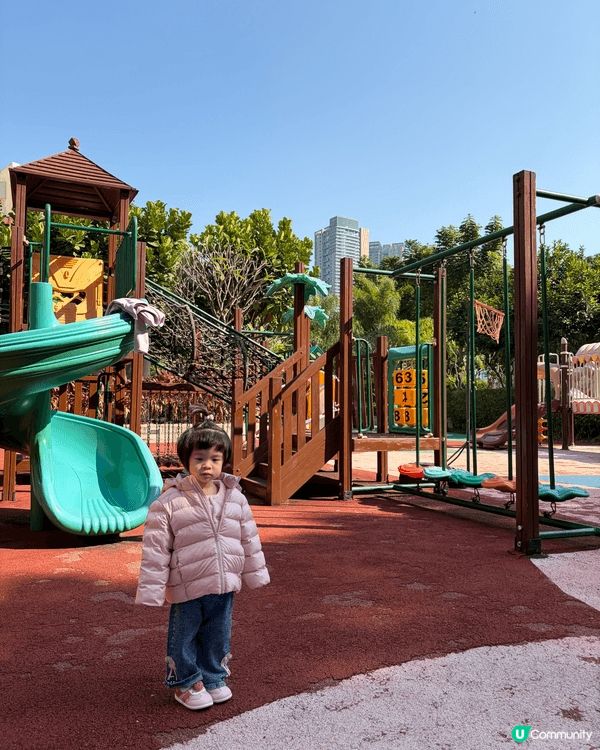 蛇口南海希爾頓是一間很適合親子旅遊的度假酒店，酒店範圍有室內...