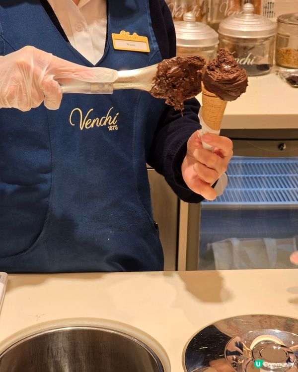 【雪糕試食】IFC Venchi 開心果VS特濃黑朱古力