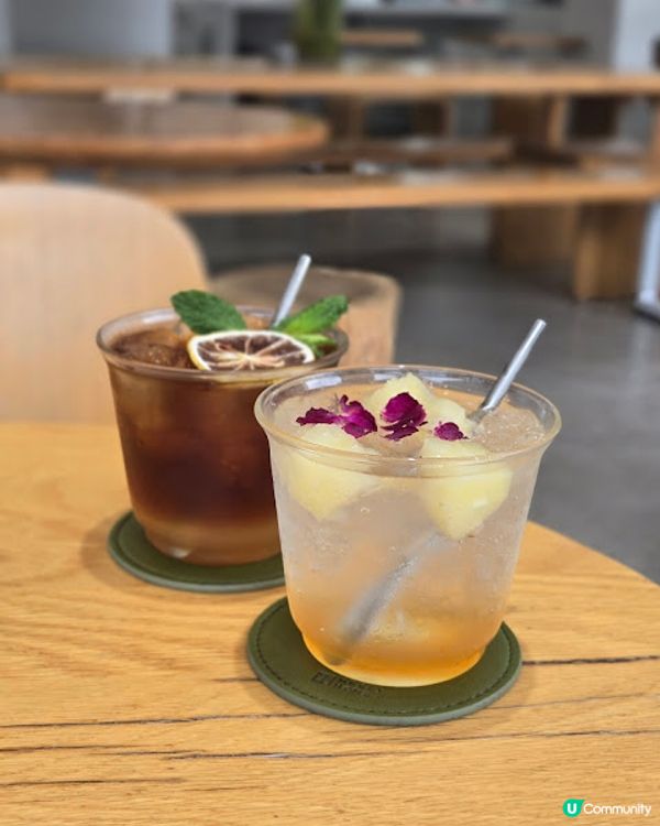 TGIF - 在街角咖啡店的閒情逸致