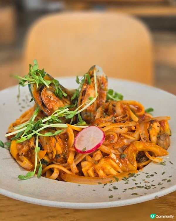 TGIF - 在街角咖啡店的閒情逸致