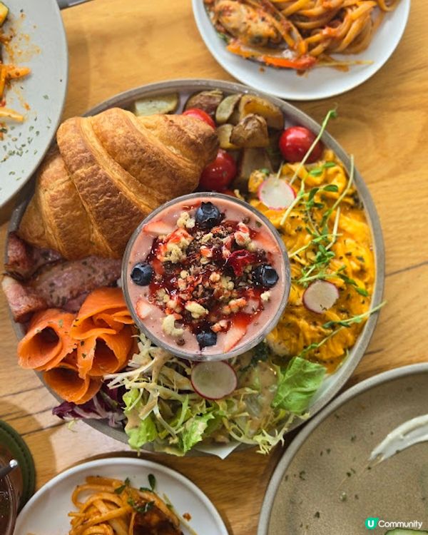 TGIF - 在街角咖啡店的閒情逸致