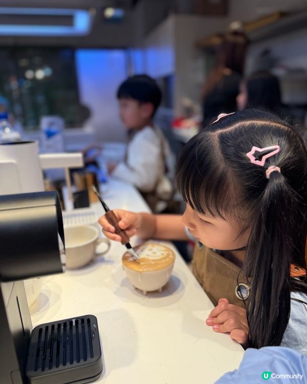 原來小朋友都可以自己學咖啡☕️拉花!