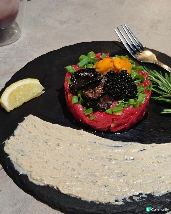 中環🌟The Jeju Black🌟以濟州島火山石為主題嘅餐廳～