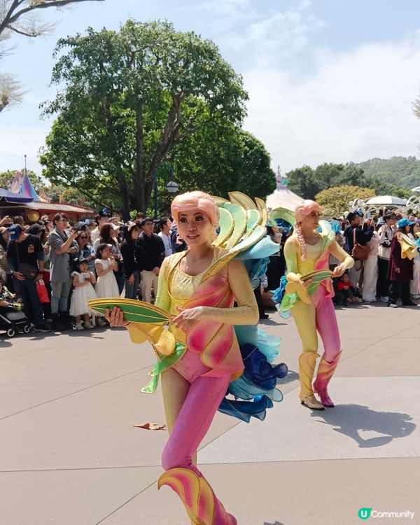 全新日間巡遊表演「迪士尼好友巡遊派對」