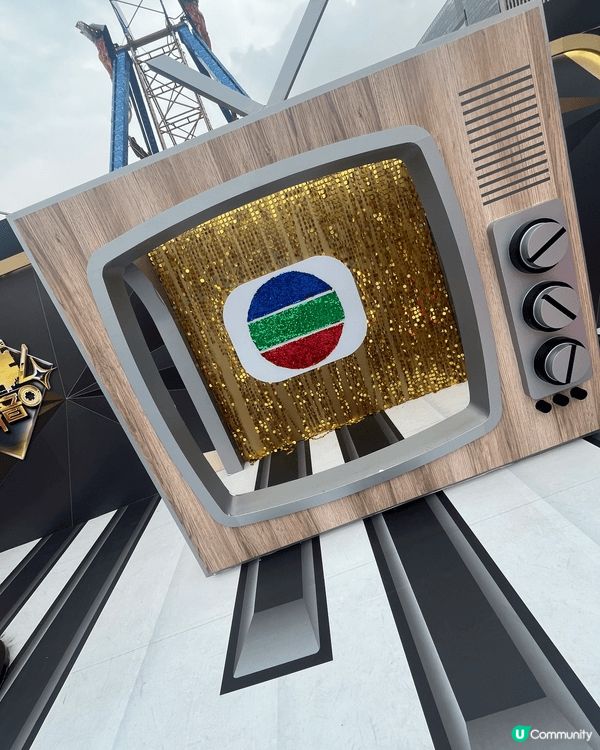 同班死黨相約high爆AIA友邦嘉年華！嗰日中環海濱燈火通明...