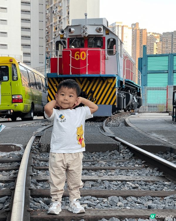 小朋友好喜歡地鐵，所以帶他去鐵路博物館