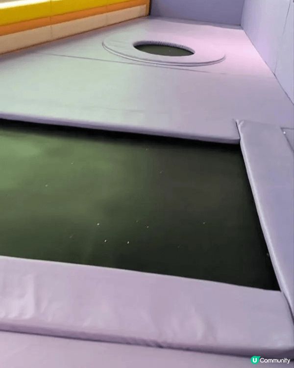 Nobi Nobi 夢幻樂園有著紫色的「星幻地帶」，它以太空...