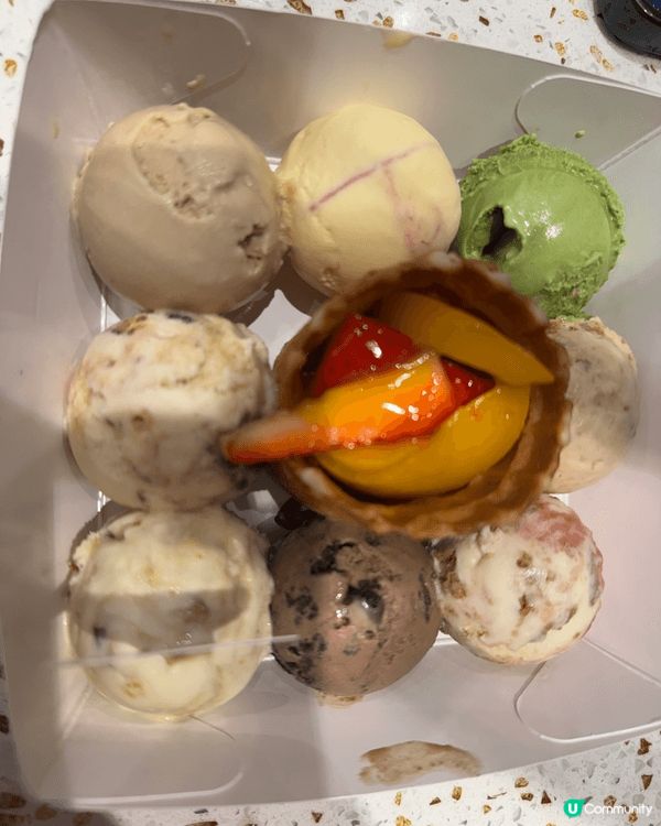 帶咗仔仔去食雪糕，揀咗一共八款唔同嘅口味包括有抹茶/咖啡/紅...