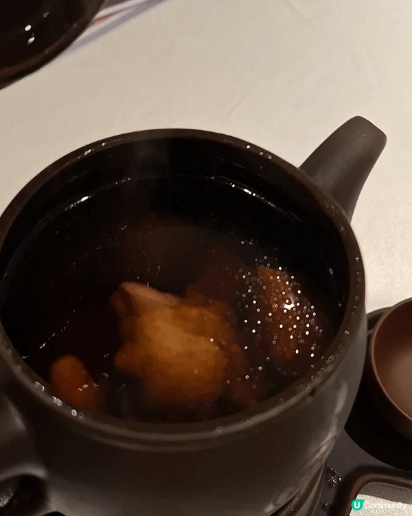 今晚去咗銅鑼灣食功夫菜，當中紫砂燉湯清潤回甘，燒鵝皇皮脆肉嫩...