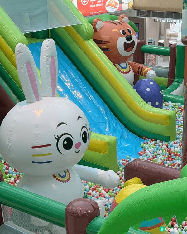 好厲害啊！😆行過馬鞍山新港城，見到商場中庭居然放咗咁大嚿吹氣...