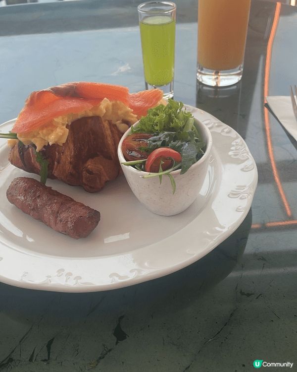 1-2 interval bar in hkia airpo...