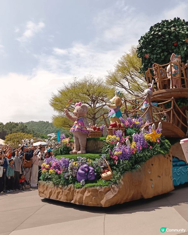 全新日間巡遊表演「迪士尼好友巡遊派對」將是香港迪士尼開幕以來...