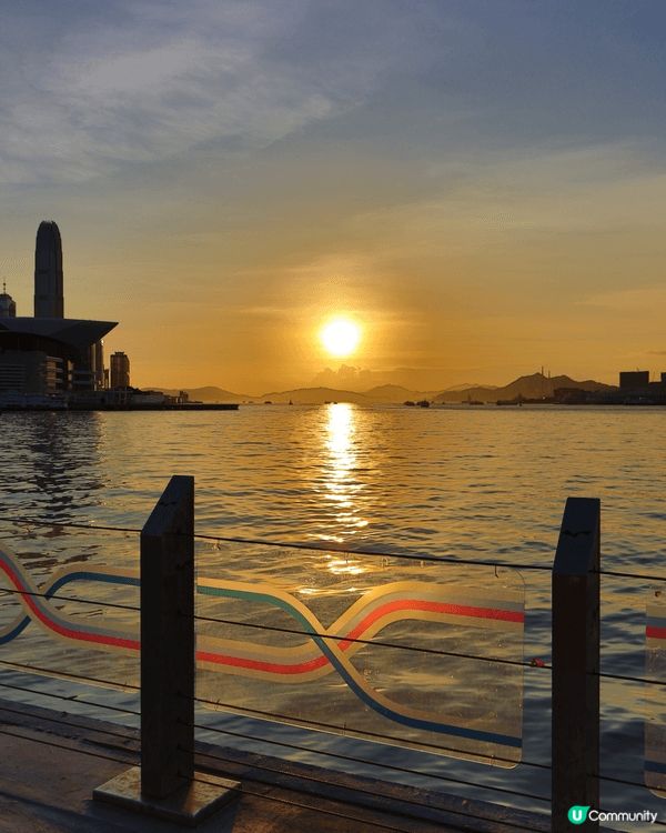 唔知有冇人同我一樣，好鍾意睇日落呢？今次嚟到灣仔海濱公園呢度...
