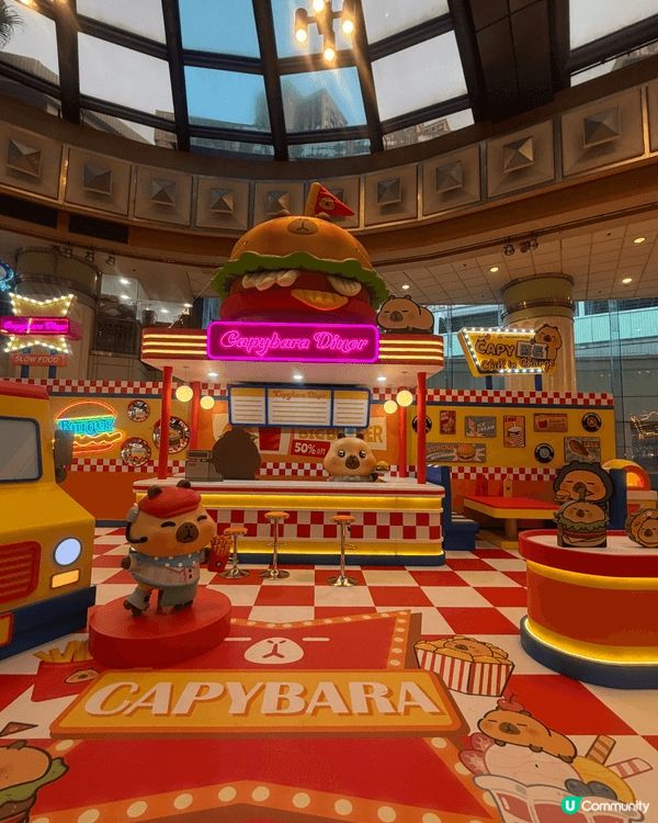 馬鞍山廣場竟然出現豚長Chill慢餐店，講真的，真係超搶眼，...