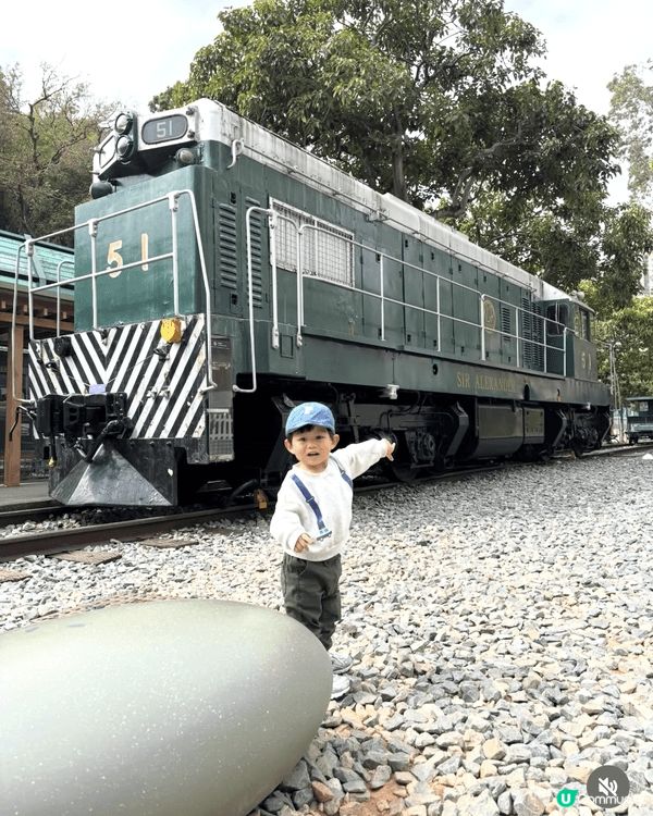 本人為在職媽媽，假日喜歡帶兒子四處玩，包括公園博物館商場展區...