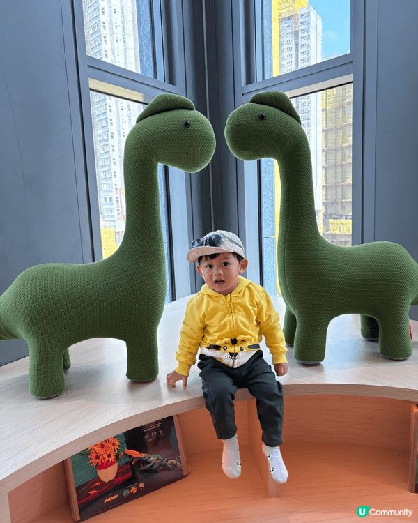 本人為在職媽媽，假日喜歡帶兒子四處玩，包括公園博物館商場展區...