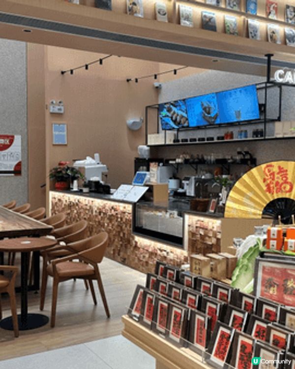 南山萬象天地，交通便利，深圳灣口岸坐地鐵可直達，大小商舖臨立...