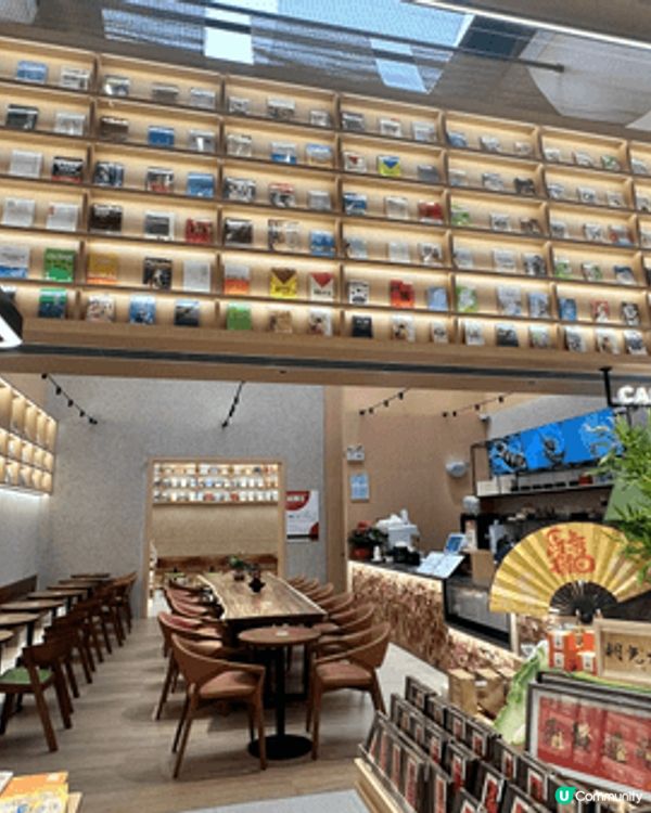 南山萬象天地，交通便利，深圳灣口岸坐地鐵可直達，大小商舖臨立...