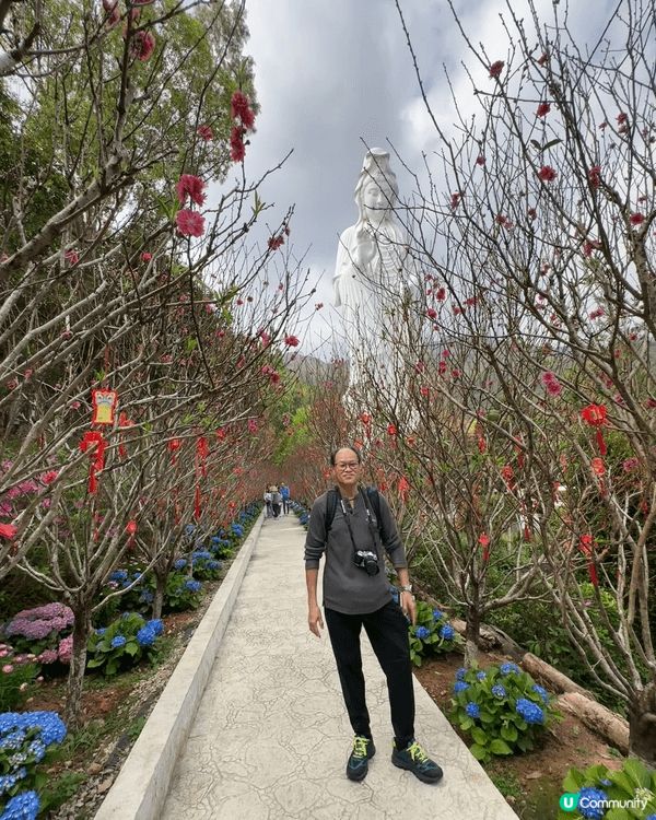 深業上城星巴克以浪漫的玫瑰主題旗艦店聞名，位於福田區深業上城...