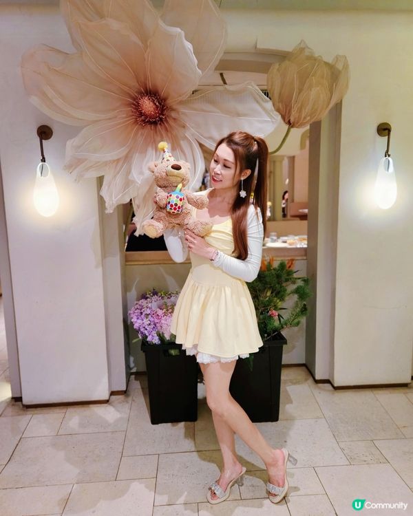 成日去位於銅鑼灣世貿花廚餐廳食下午茶。