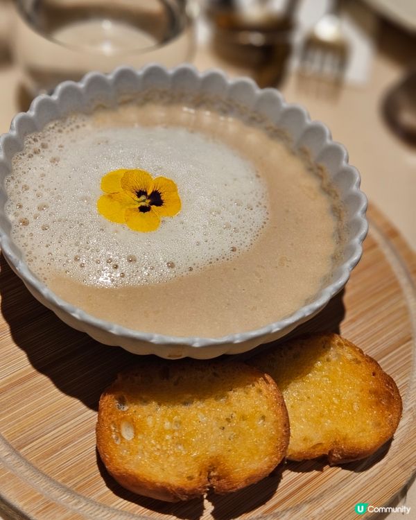 成日去位於銅鑼灣世貿花廚餐廳食下午茶。