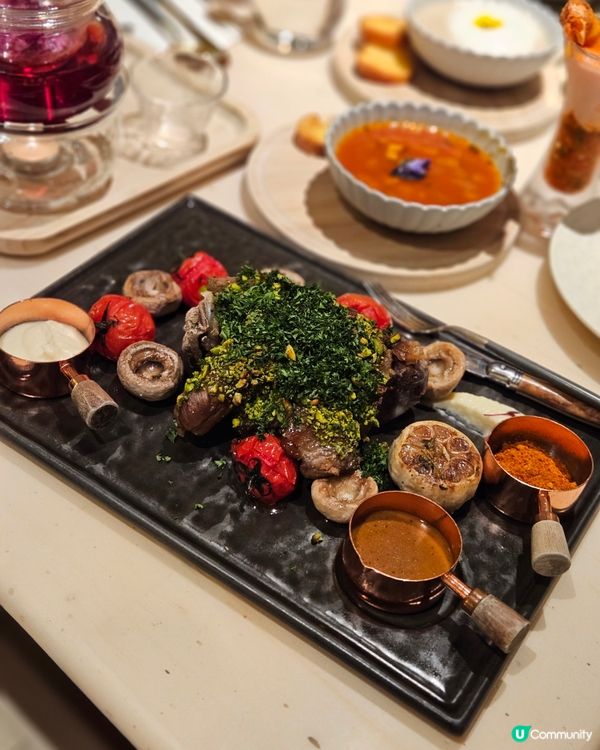 成日去位於銅鑼灣世貿花廚餐廳食下午茶。