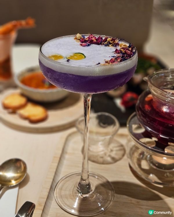 成日去位於銅鑼灣世貿花廚餐廳食下午茶。