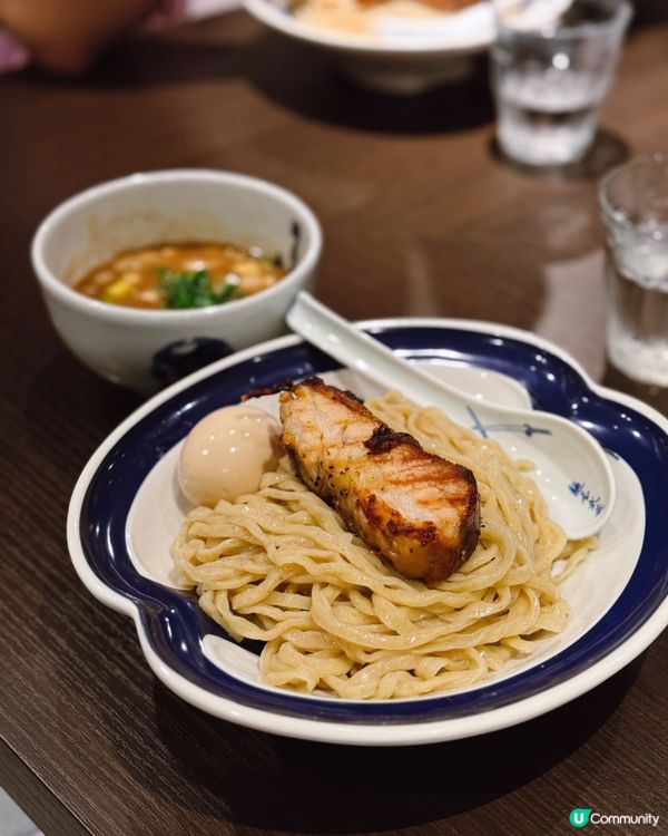 武士風格 日本人也愛吃的拉麵店 🎏