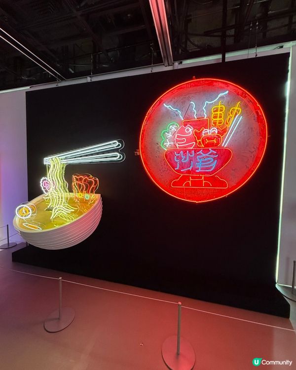 閃耀霓虹，照亮香港！✨