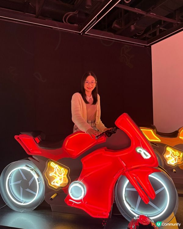 閃耀霓虹，照亮香港！✨