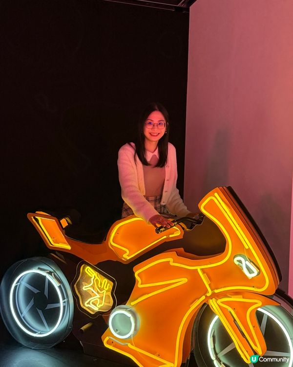 閃耀霓虹，照亮香港！✨