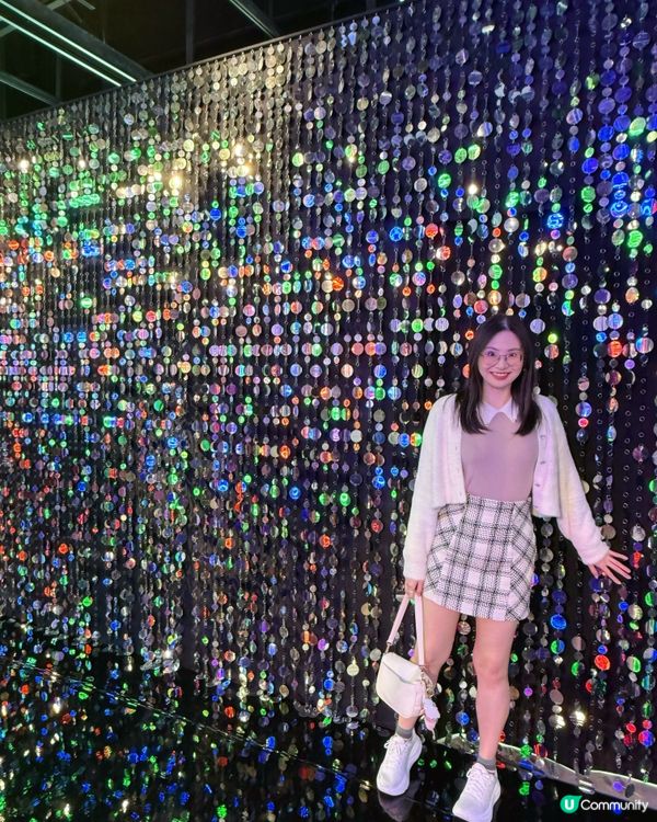 閃耀霓虹，照亮香港！✨