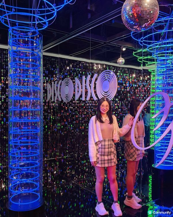 閃耀霓虹，照亮香港！✨