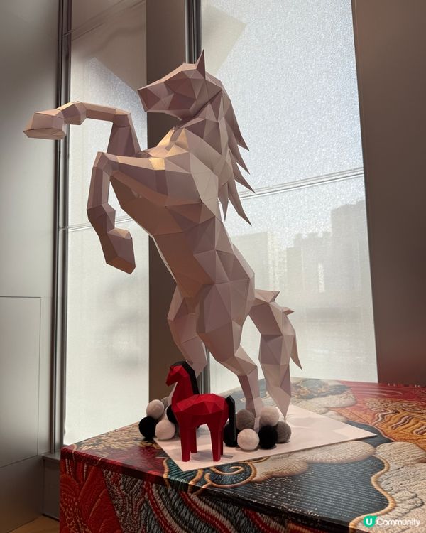 閃耀霓虹，照亮香港！✨