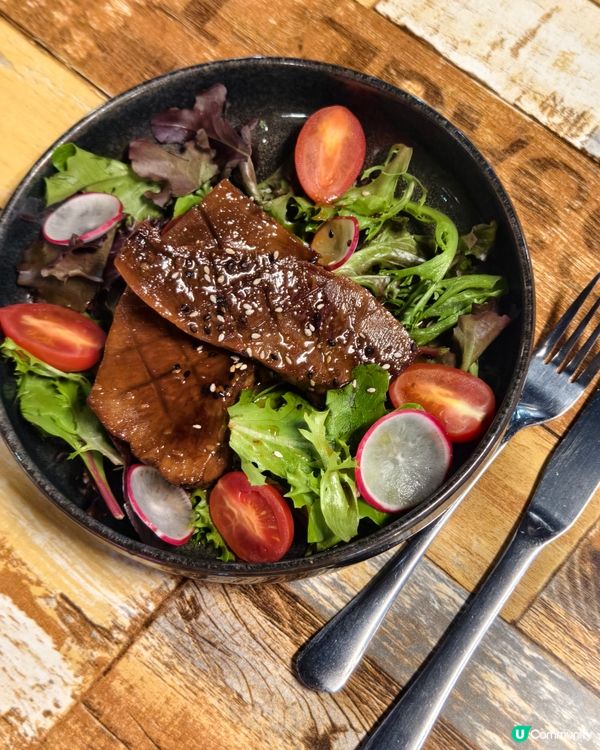 慢煮牛舌如燉肉般嫩滑