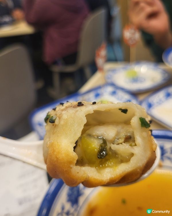 衝擊試伏！🤯 沙嗲牛肉 + 生煎包？