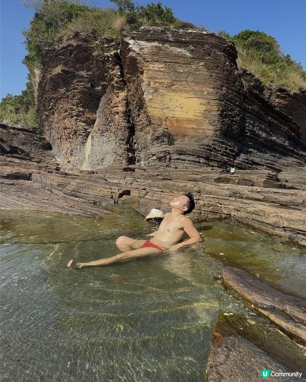 【香港東平洲】隱世美食海膽之島／稀有絕美地質公園離島◀︎斬頸洲▶︎限量一日一份「香煎墨汁大尾魷」蝶豆花菠蘿冰 脆皮西多士｜窮遊達人4K中字
