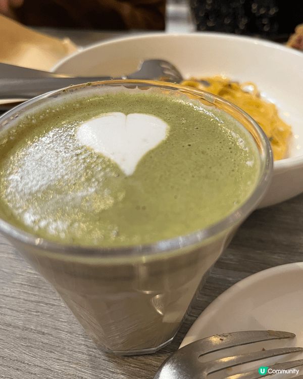 招牌手打牛肉漢堡，份量中等唔算特別大份，但用料新鮮，造工亦頗...